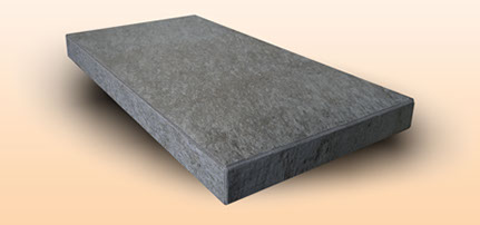 Gradino tecnico corazzato con colle epossidiche e cemento, qui nella sua immagine di angolare per terminare le scale